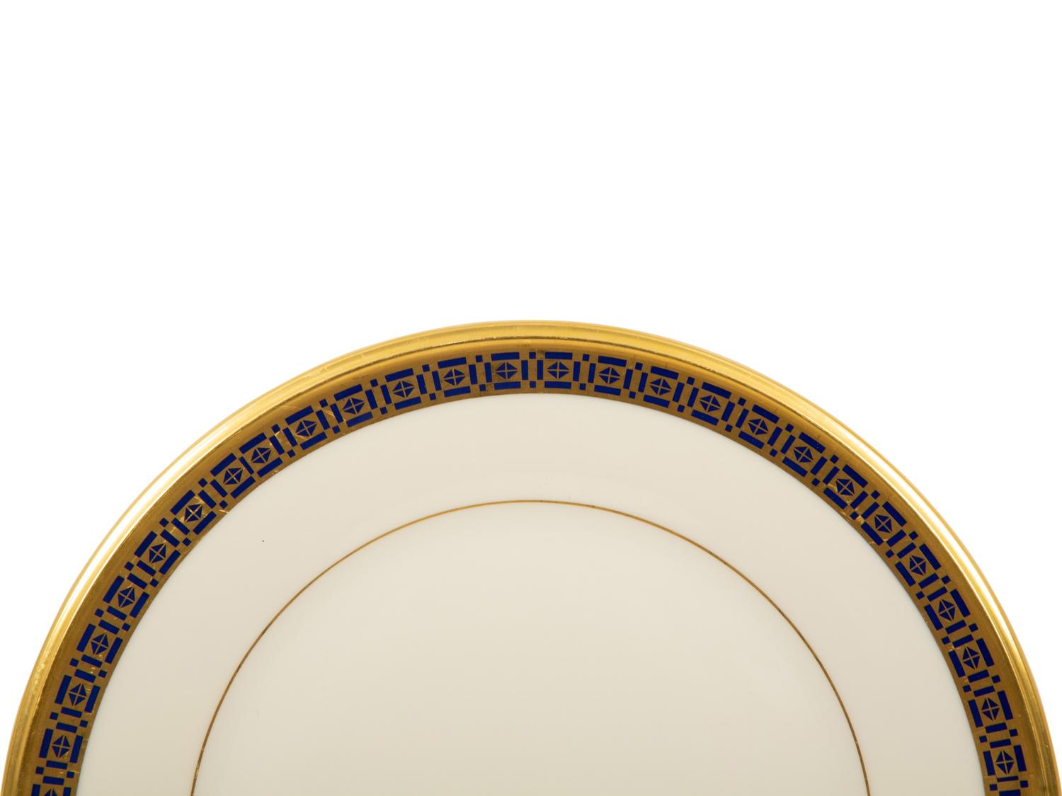 A Lenox Porcelain Tudo r Dinner Service