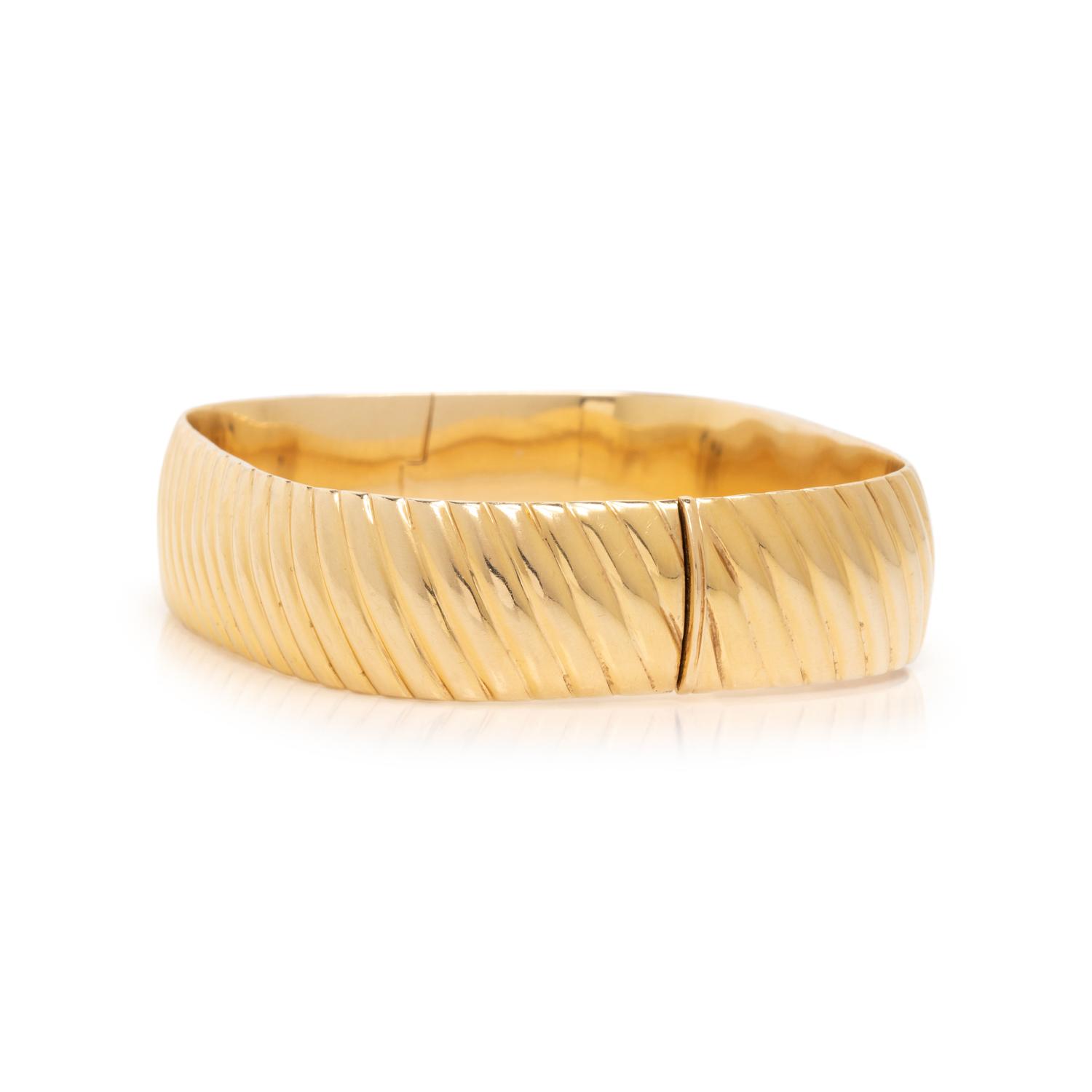 YELLOW GOLD BANGLE BRACELET
