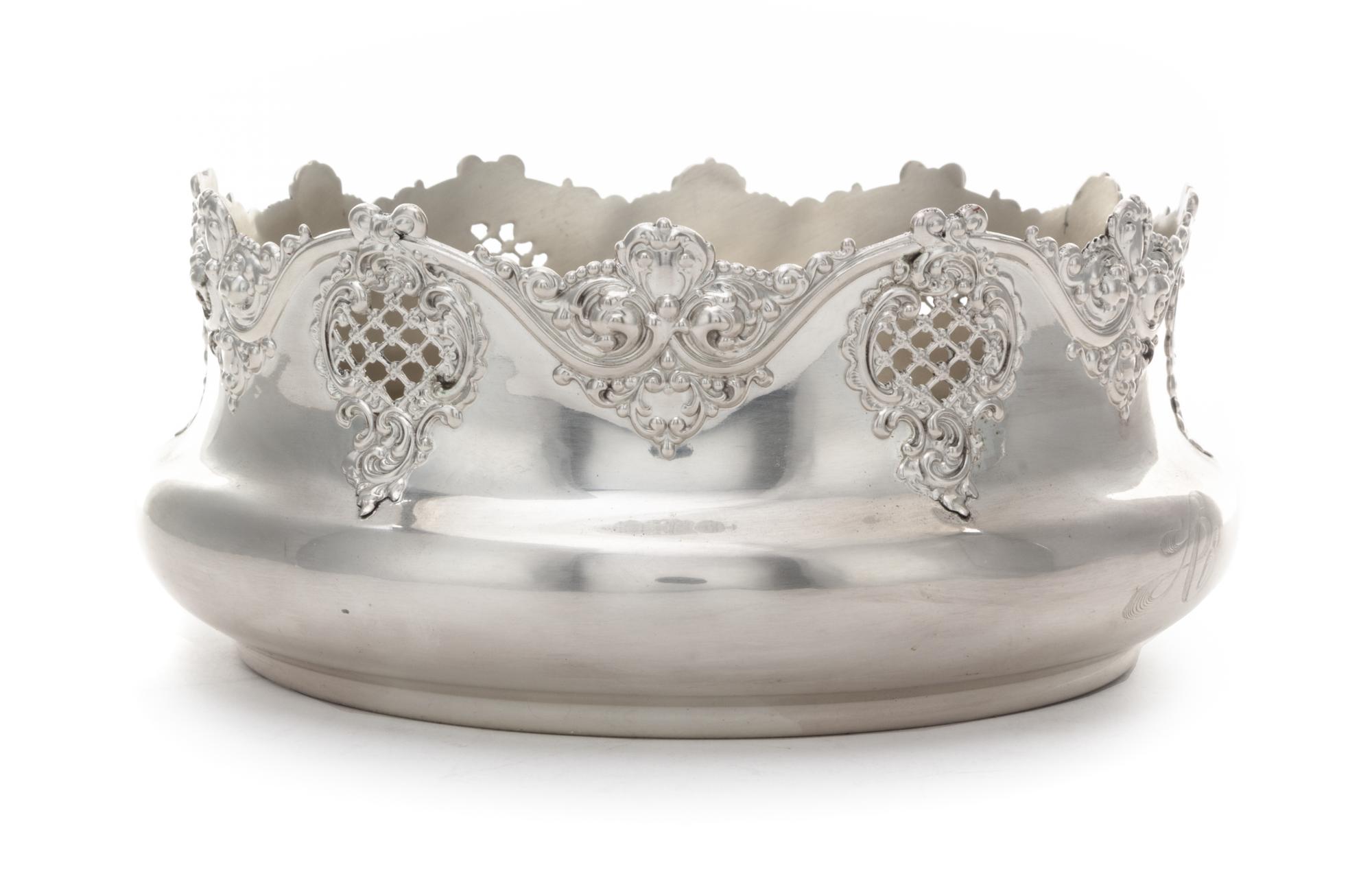 An American Silver Bowl, Woodside Sterling Co., New York, NY, 20th Century, of circular form with pierced rocaille decorated upper rim