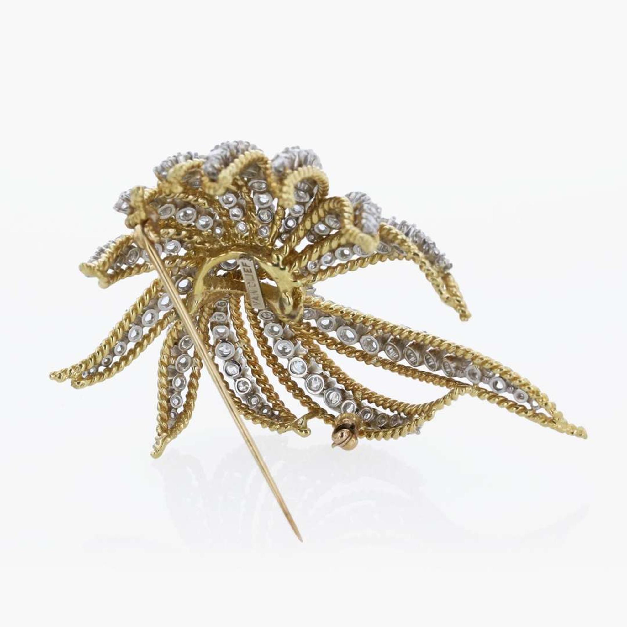 An Elwood Van Clief Two-Tone 18K Gold and Diamond Brooch