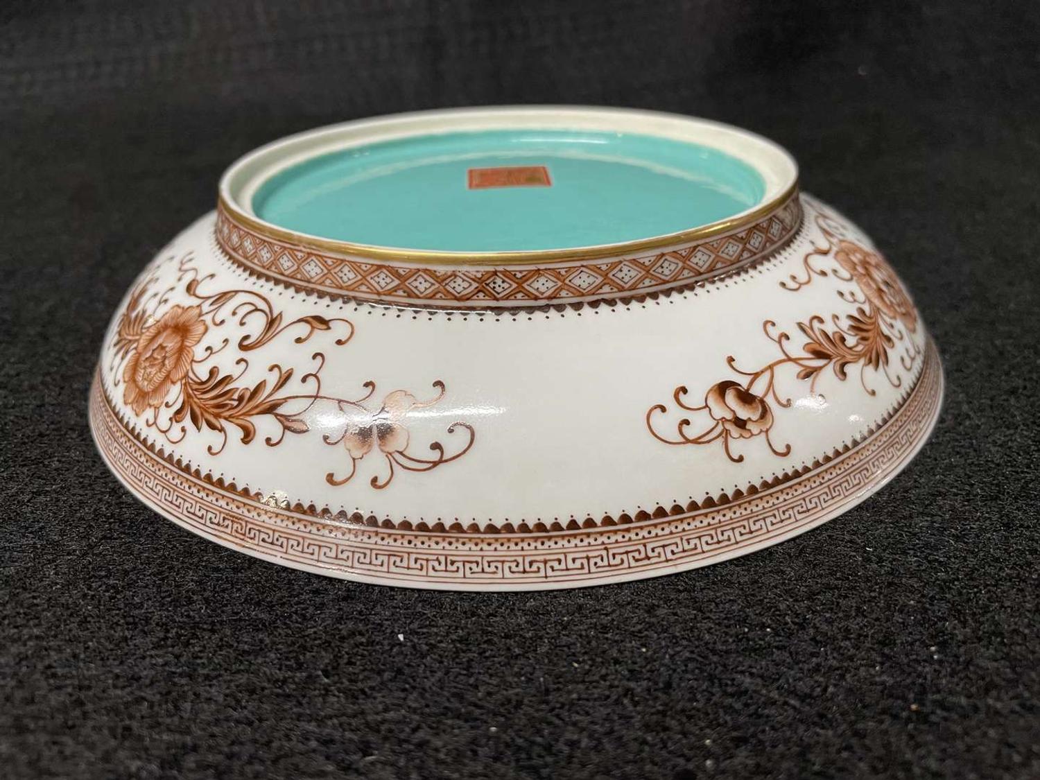 A Chinese enameled eggshell porcelain "Winter Landscape" dish, signed Yu Wenxiang, and a vase 薄胎瓷盘及人物画瓷瓶 20th century ????