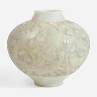 René Jules Lalique (French, 1860-1945) "Aras" Vase, France, designed 1924, the present lot circa second quarter 20th century