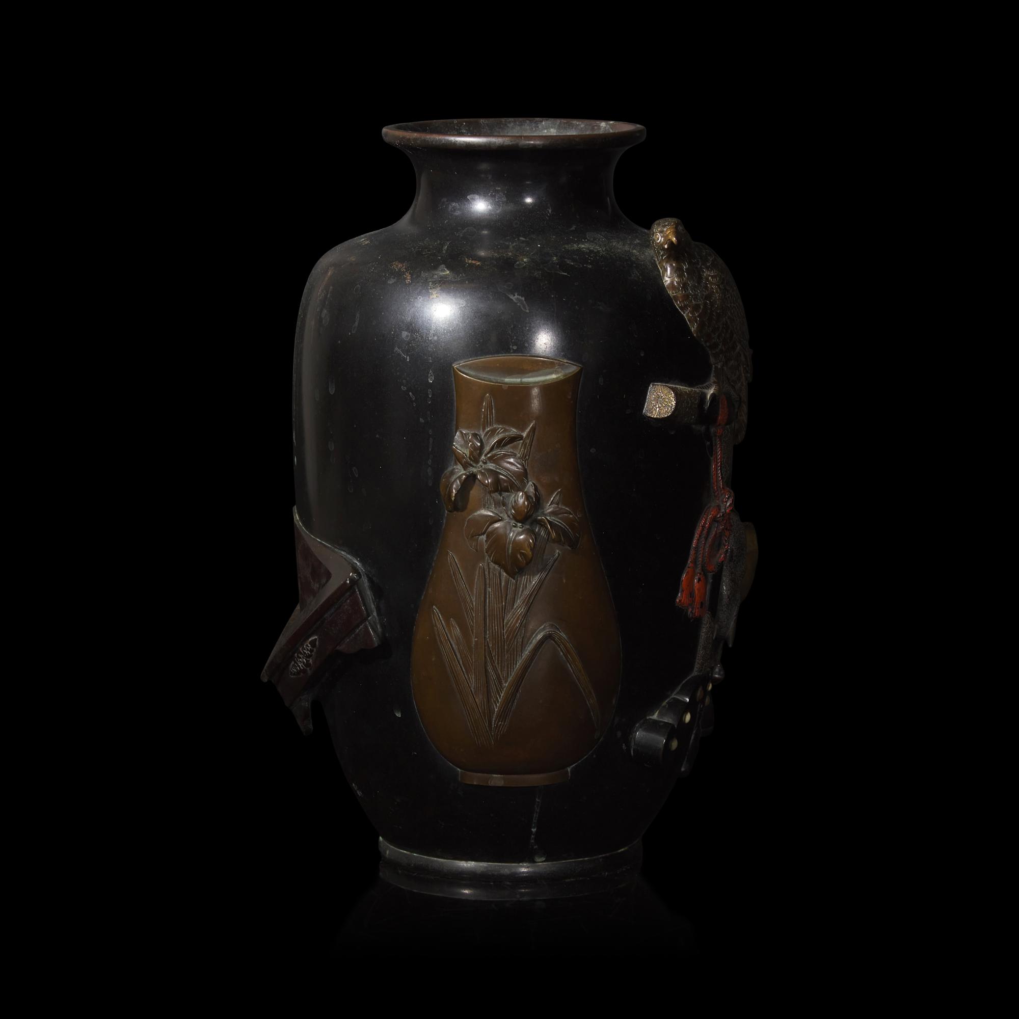 A Japanese Mixed Metal Vase with Hawk, Elephant, and Censer, Seiya Company, Meiji/Taisho Period 日本明治/大正時期 誠谷作鷹象銅瓶