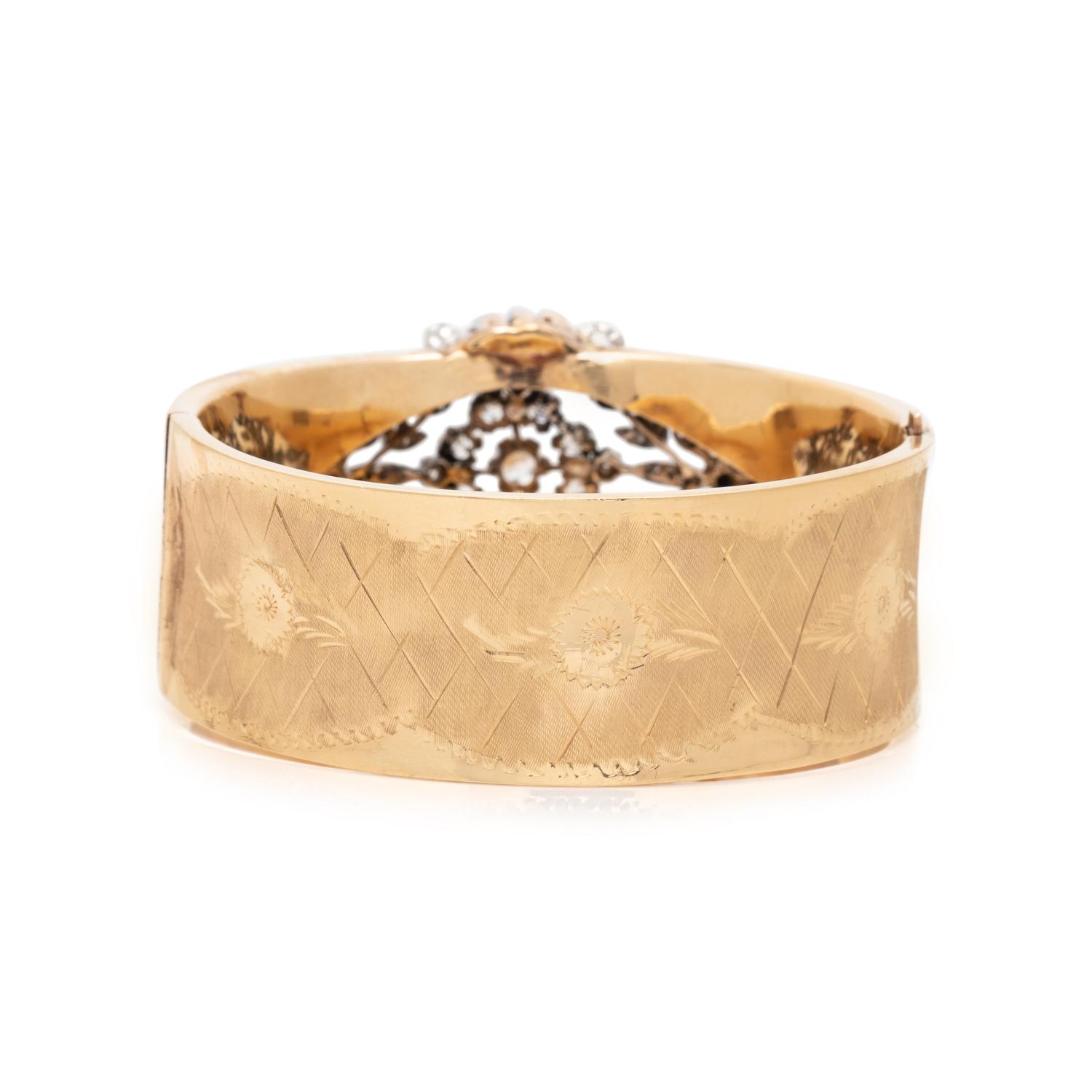 BICOLOR GOLD AND DIAMOND BANGLE BRACELET