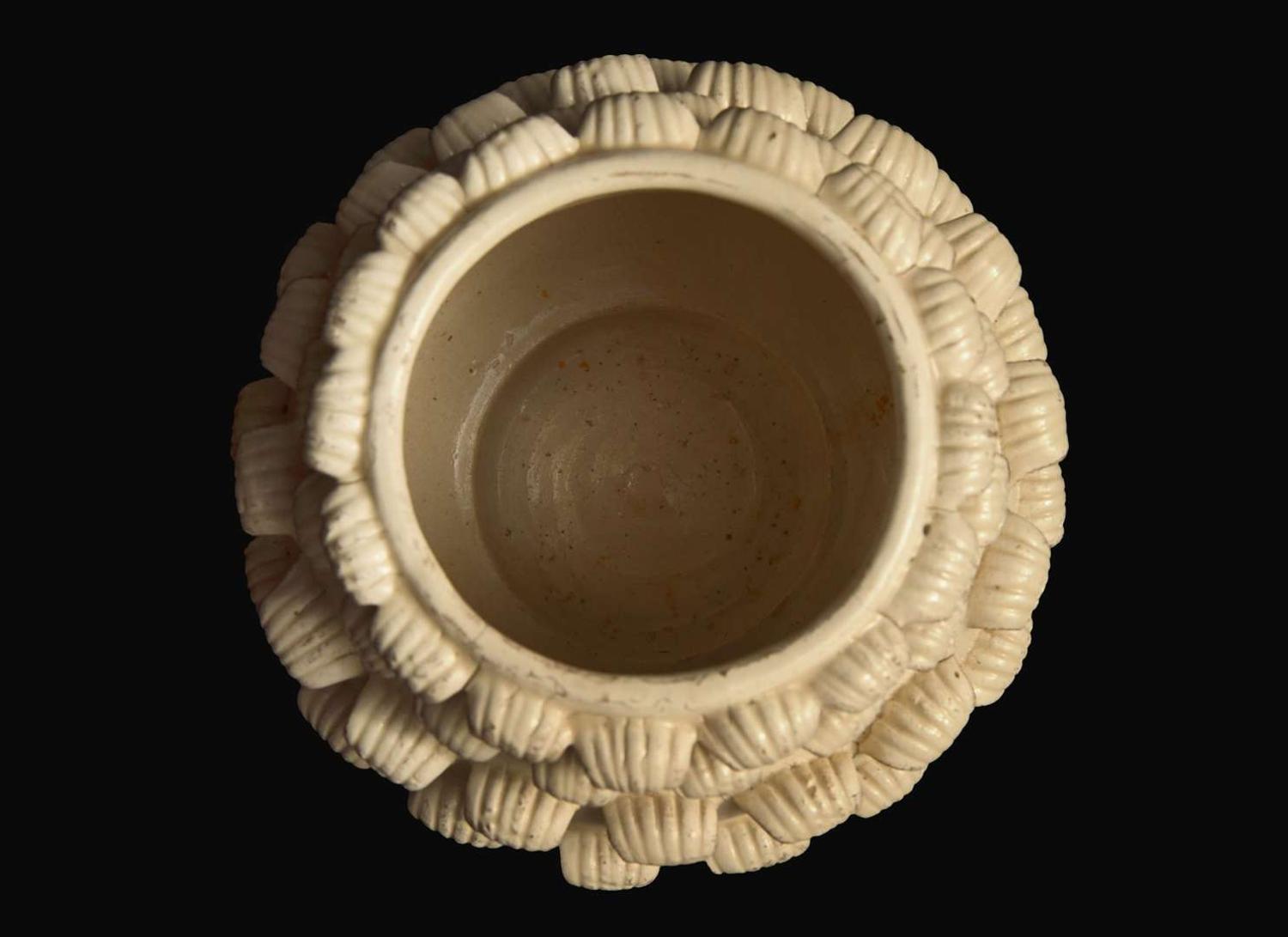 A rare Cizhou-type "Peony" jar, Probably Northern Song dynasty, 12th century 磁州窯系牡丹罐 或北宋 十二世紀