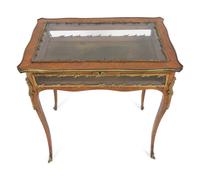A Louis XV Style Vitrine Table — EARLY 20TH CENTURY