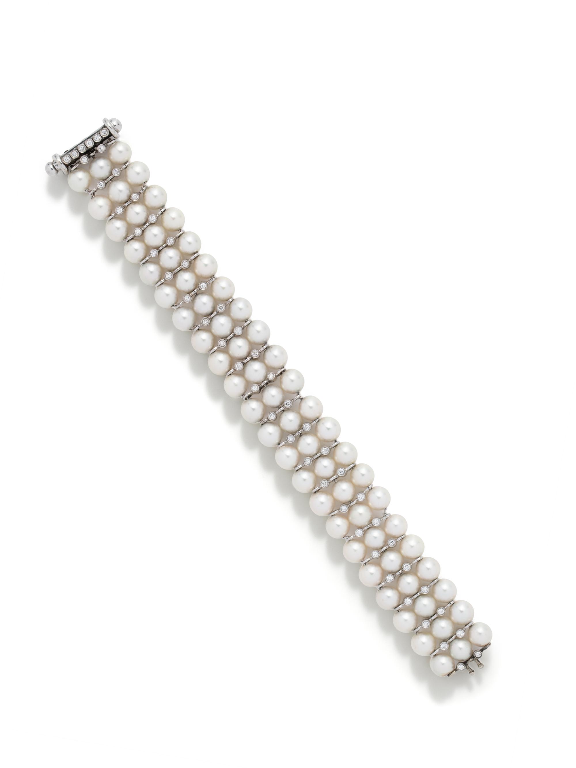 CULTURED PEARL AND DIAMOND BRACELET