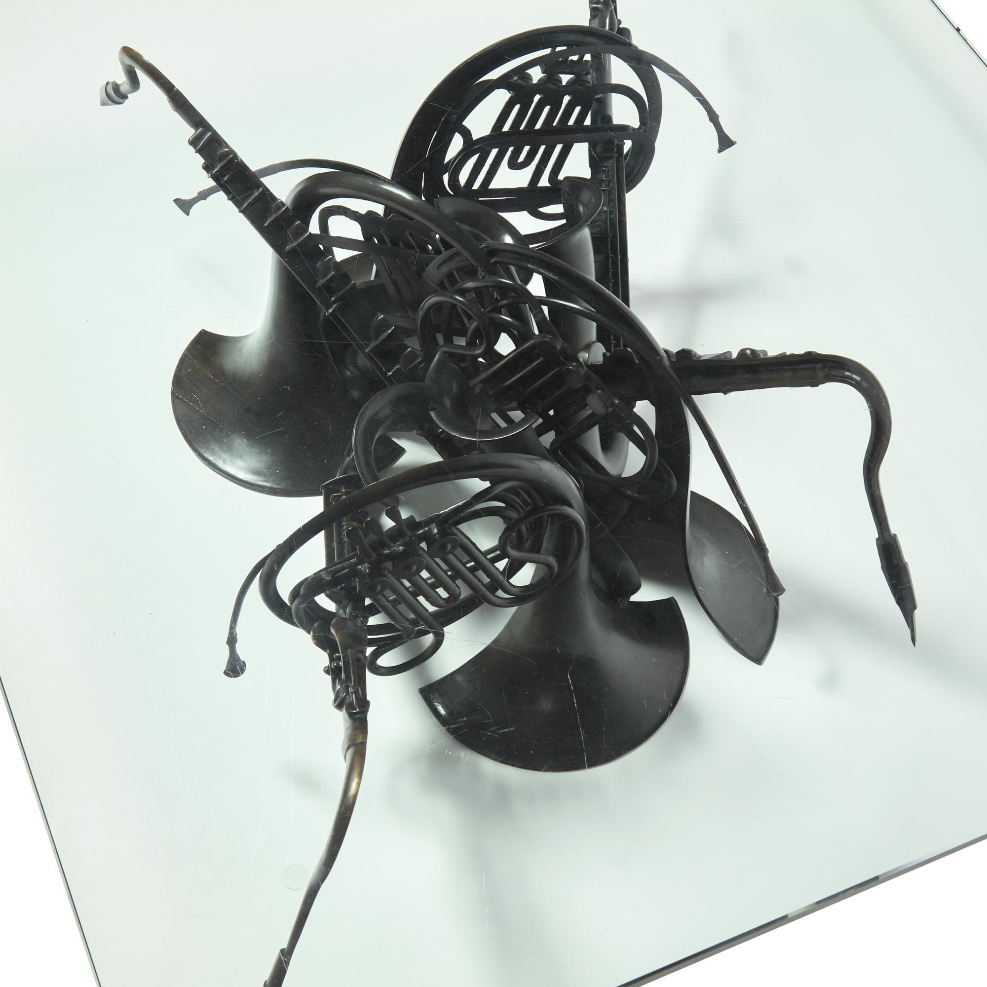 Arman (American/French, 1928-2005) — Table basse aux instruments enchevêtrés