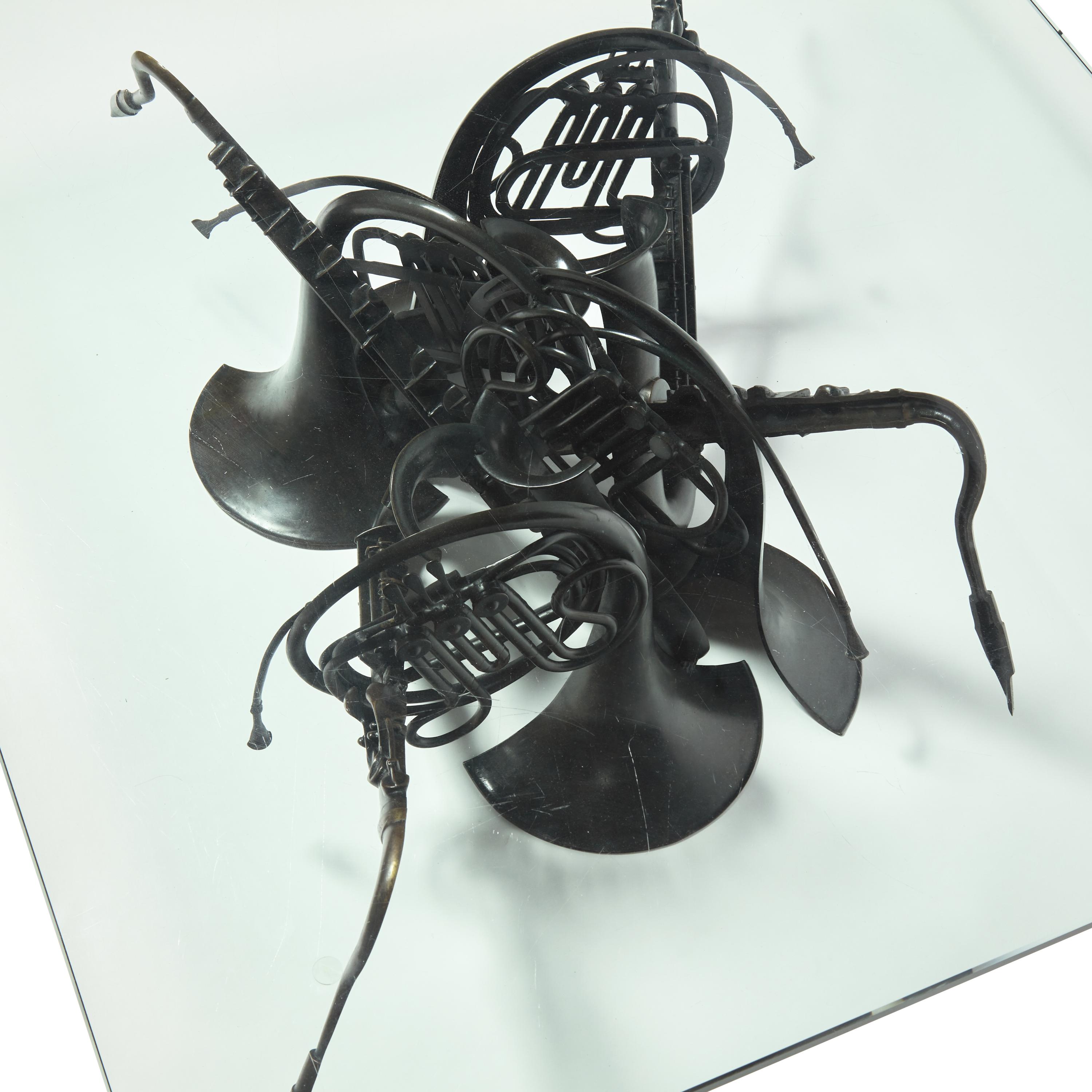 Arman (American/French, 1928-2005) — Table basse aux instruments enchevêtrés