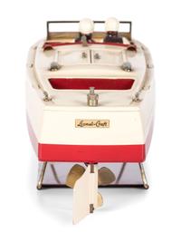 A Lionel Craft Wind Up Tin Boat