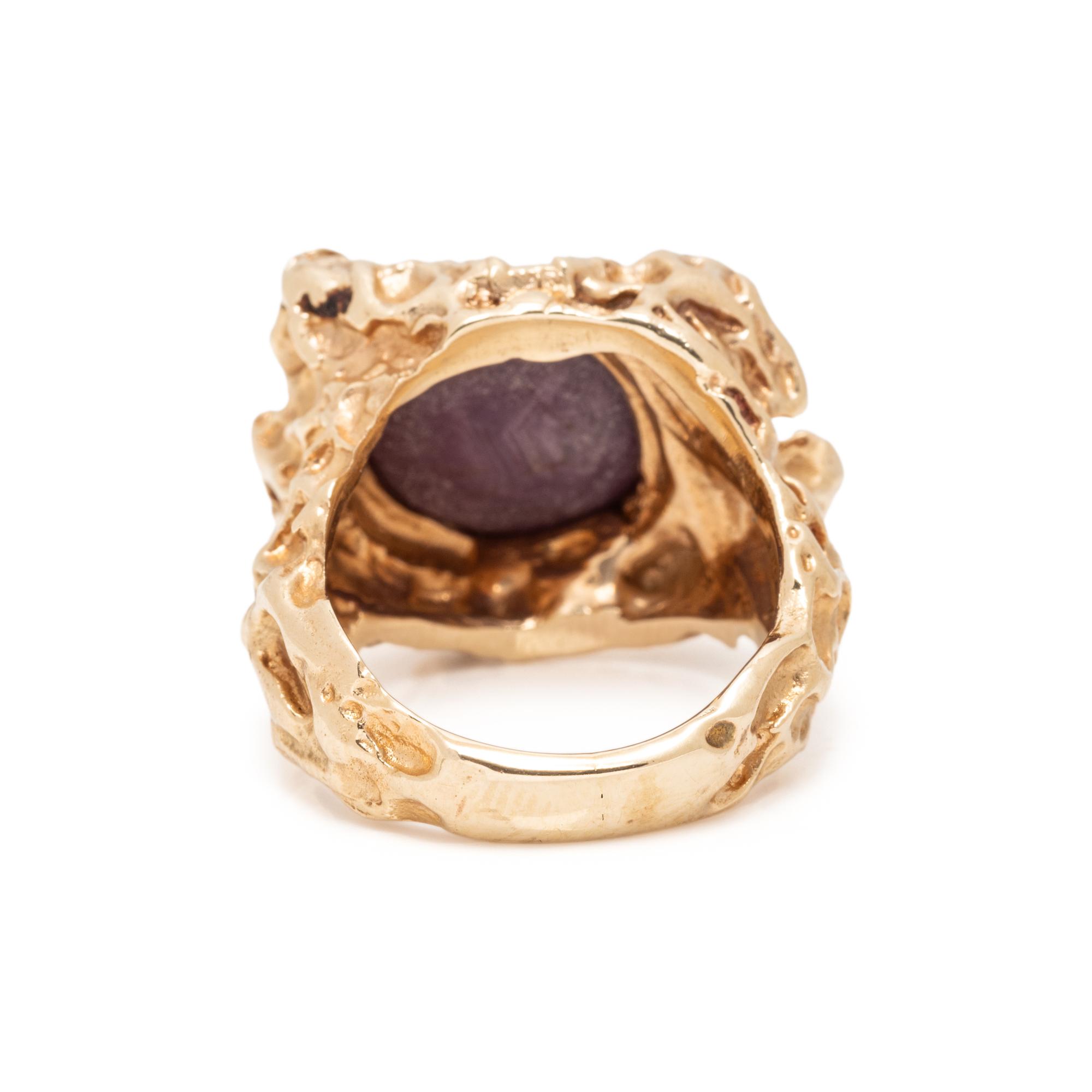 YELLOW GOLD AND STAR RUBY RING