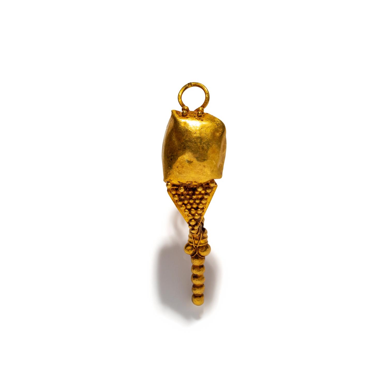 A Roman Gold Earring