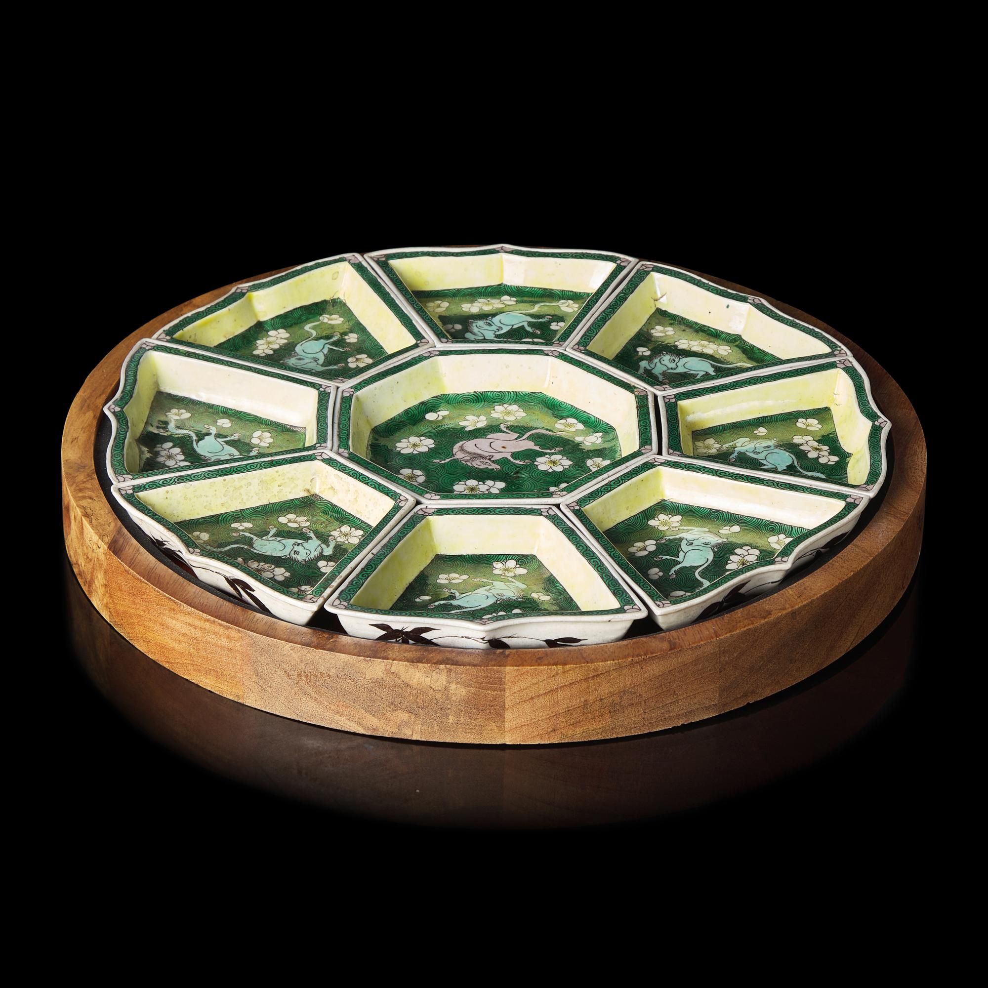 A Chinese Famille Verte Sweetmeat Set, Kangxi Period 清康熙 五彩天馬圖攢盤