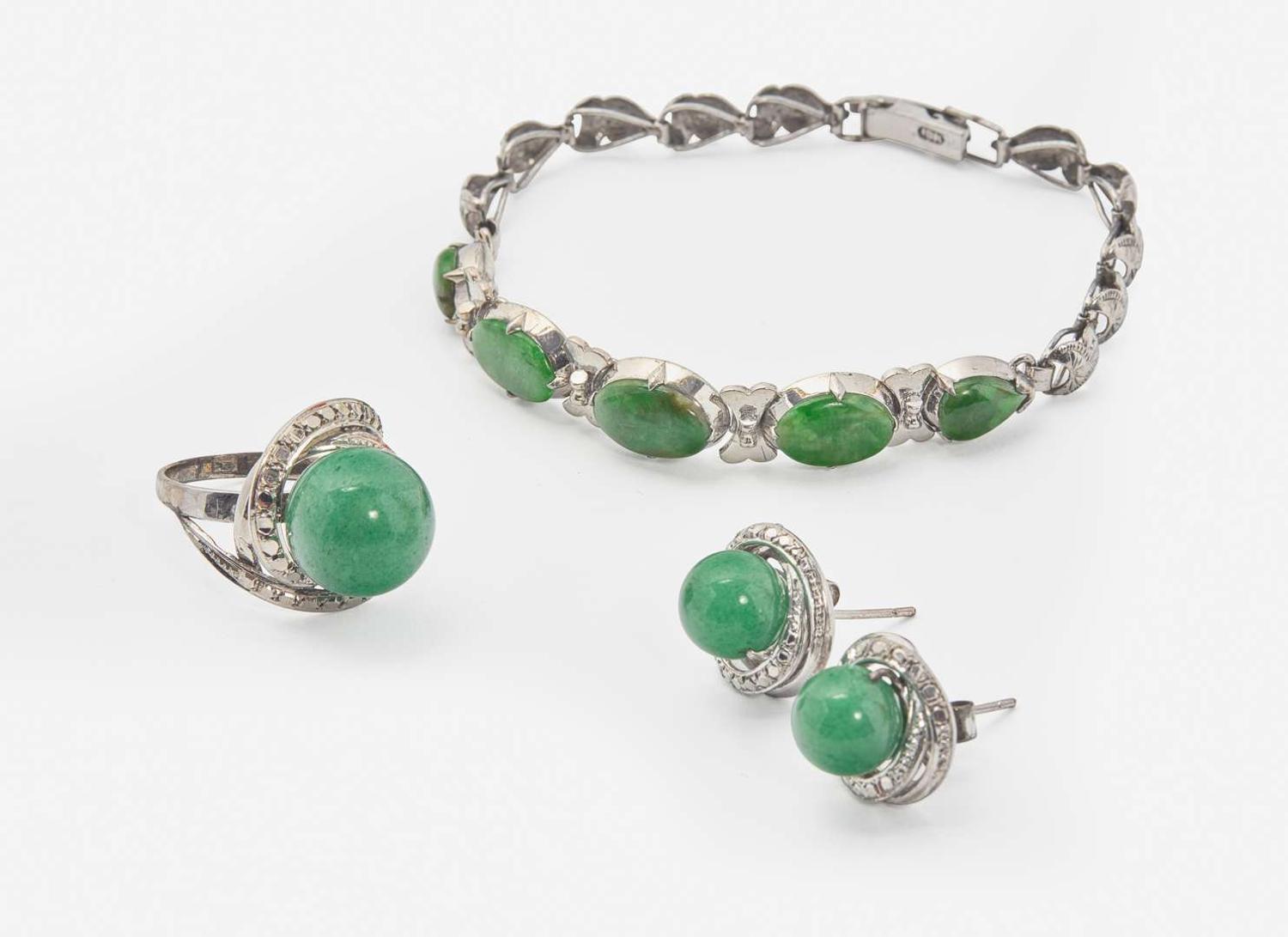 A Three-Piece Jade Jewelry Suite