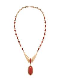 YELLOW GOLD AND CORAL NECKLACE