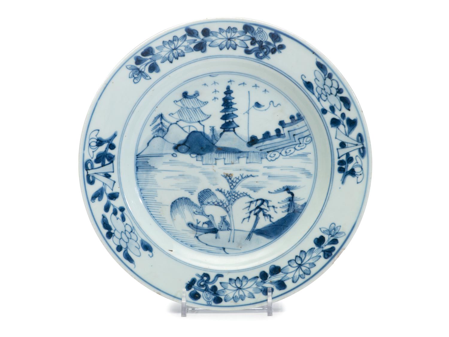 A Chinese Export Blue and White Porcelain Plate