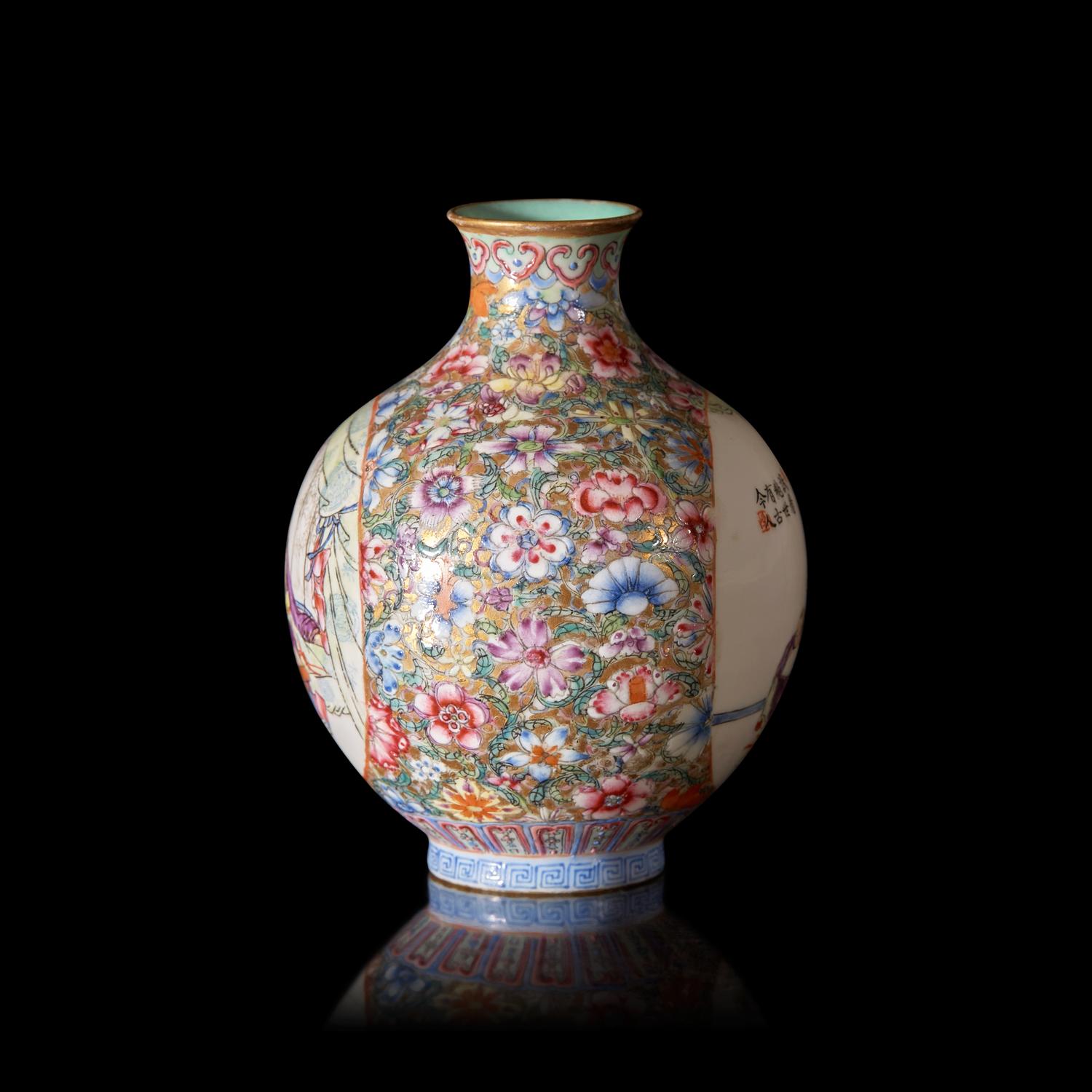 A Small Chinese Famille Rose Eggshell Porcelain Cabinet Vase, 20th Century 近代 蛋殼瓷粉彩人物圖瓶