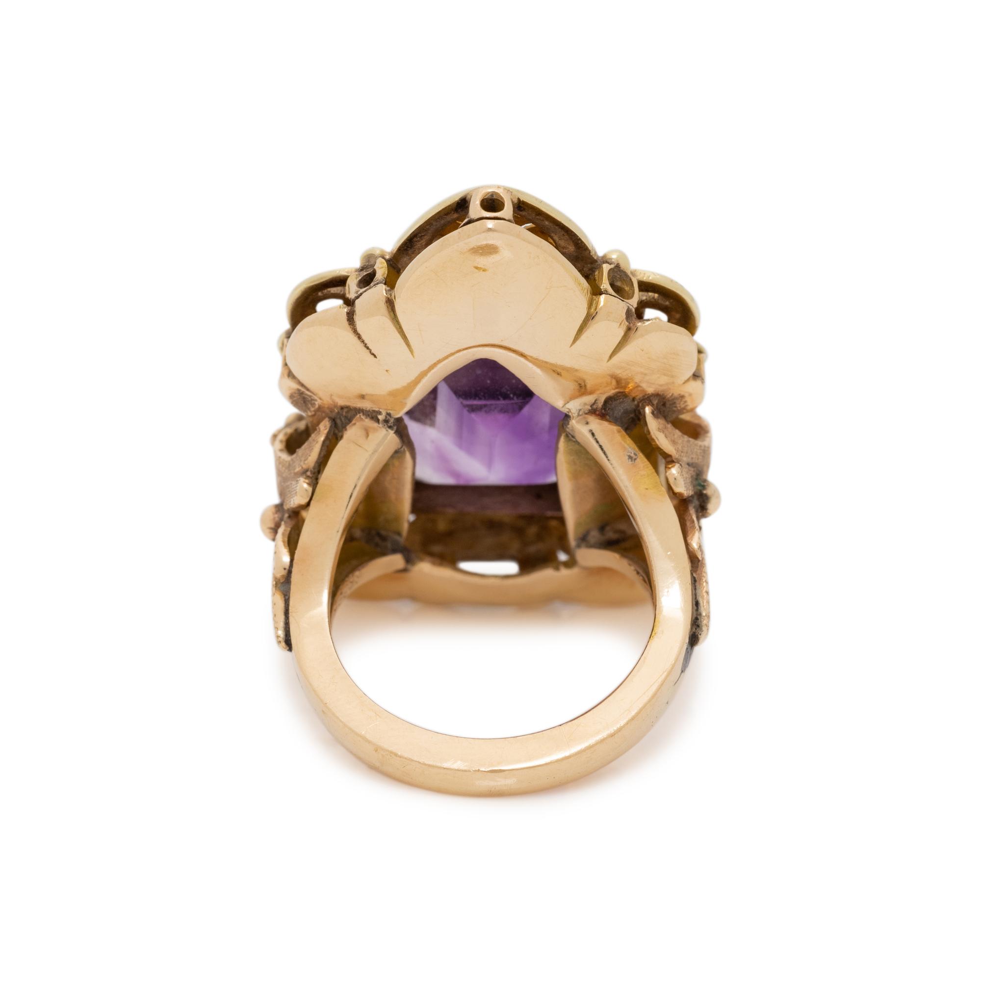 YELLOW GOLD, AMETHYST AND DIAMOND RING