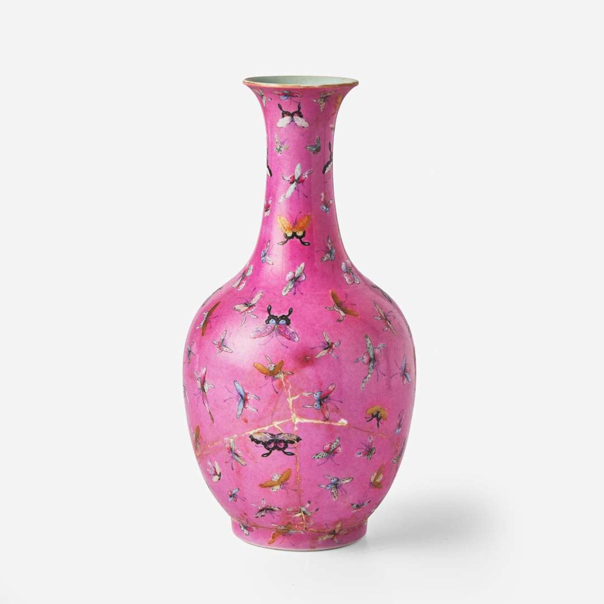 A Chinese pink-ground "Butterflies" vase 胭脂地蝴蝶瓶 19th century ????