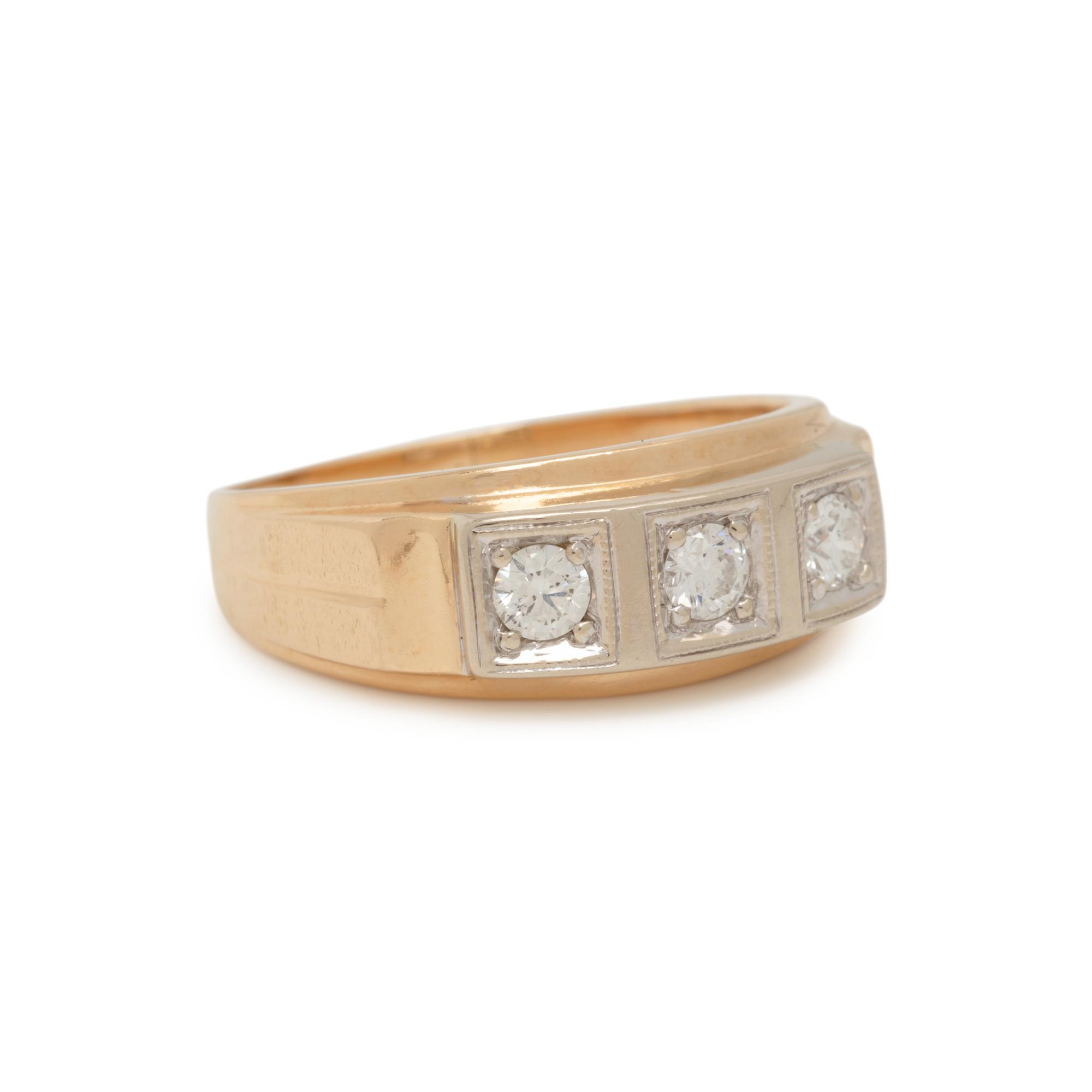 YELLOW GOLD AND DIAMOND RING