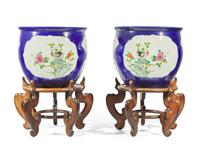 A pair of large Chinese Famille Rose-decorated cobalt-ground jardinières, late Qing to Republic period