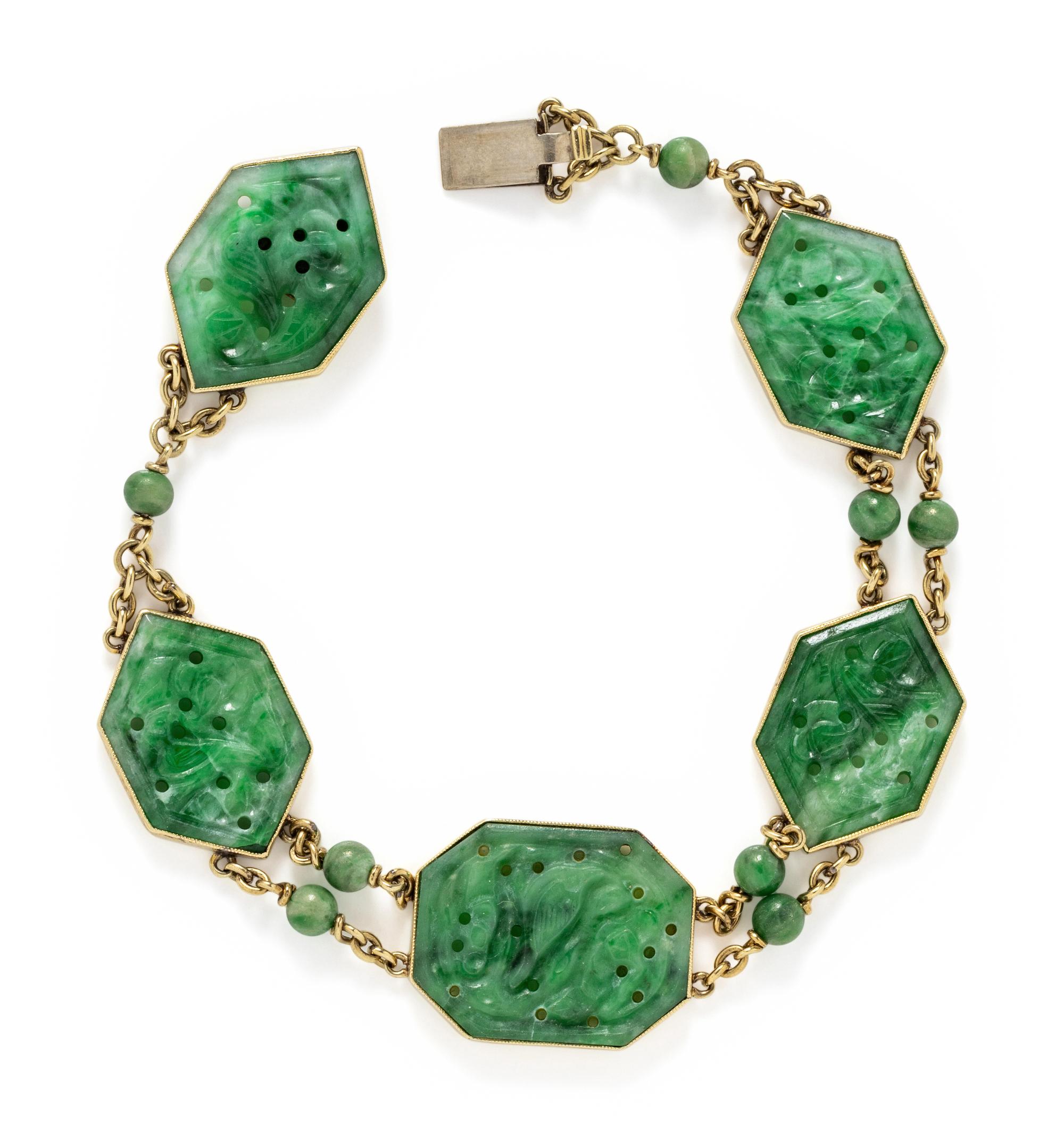 YELLOW GOLD AND CARVED JADE BRACELET