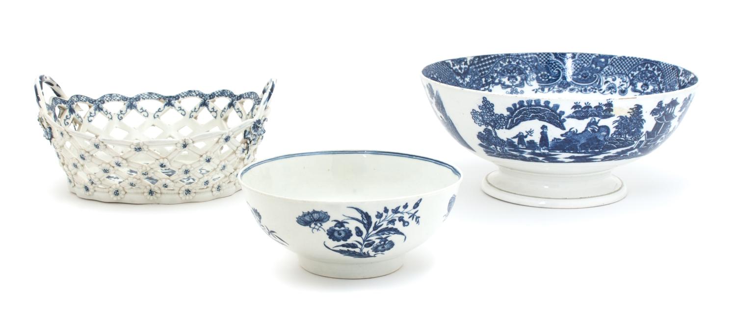 A Collection of Caughley Pearlware Diameter of largest 9 1/4 inches. — 18TH CENTURY