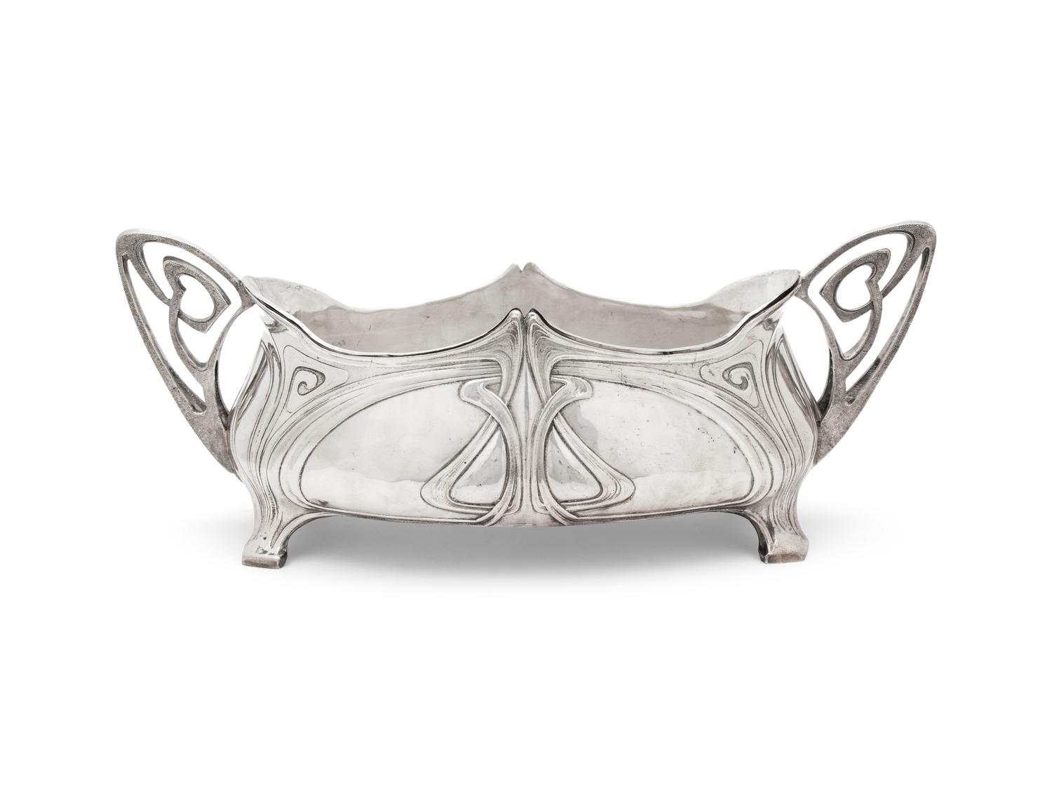 An American Silverplate Art Nouveau Style Center Bowl