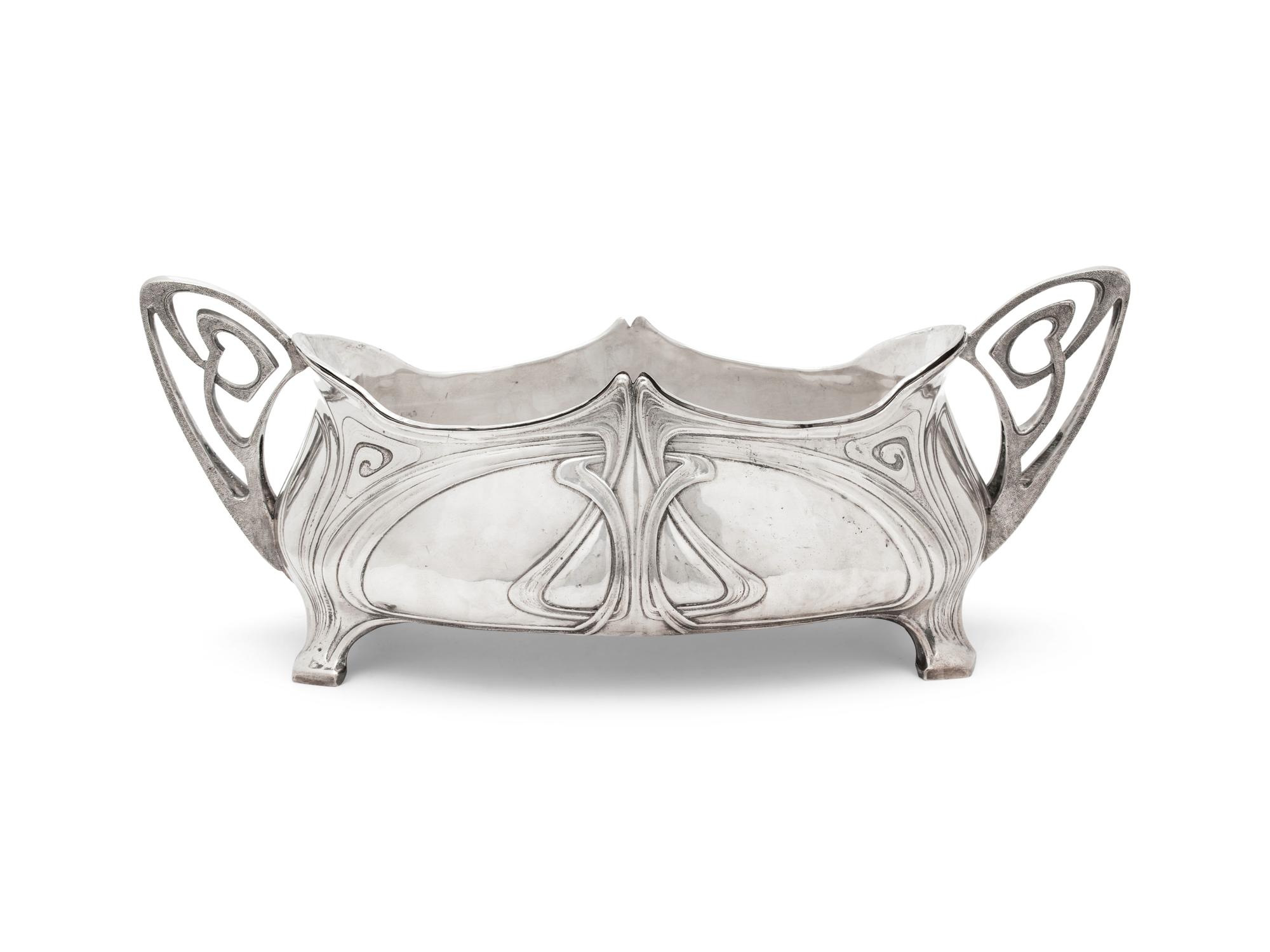 An American Silverplate Art Nouveau Style Center Bowl