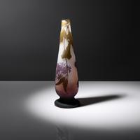 Cameo vase with floral motif