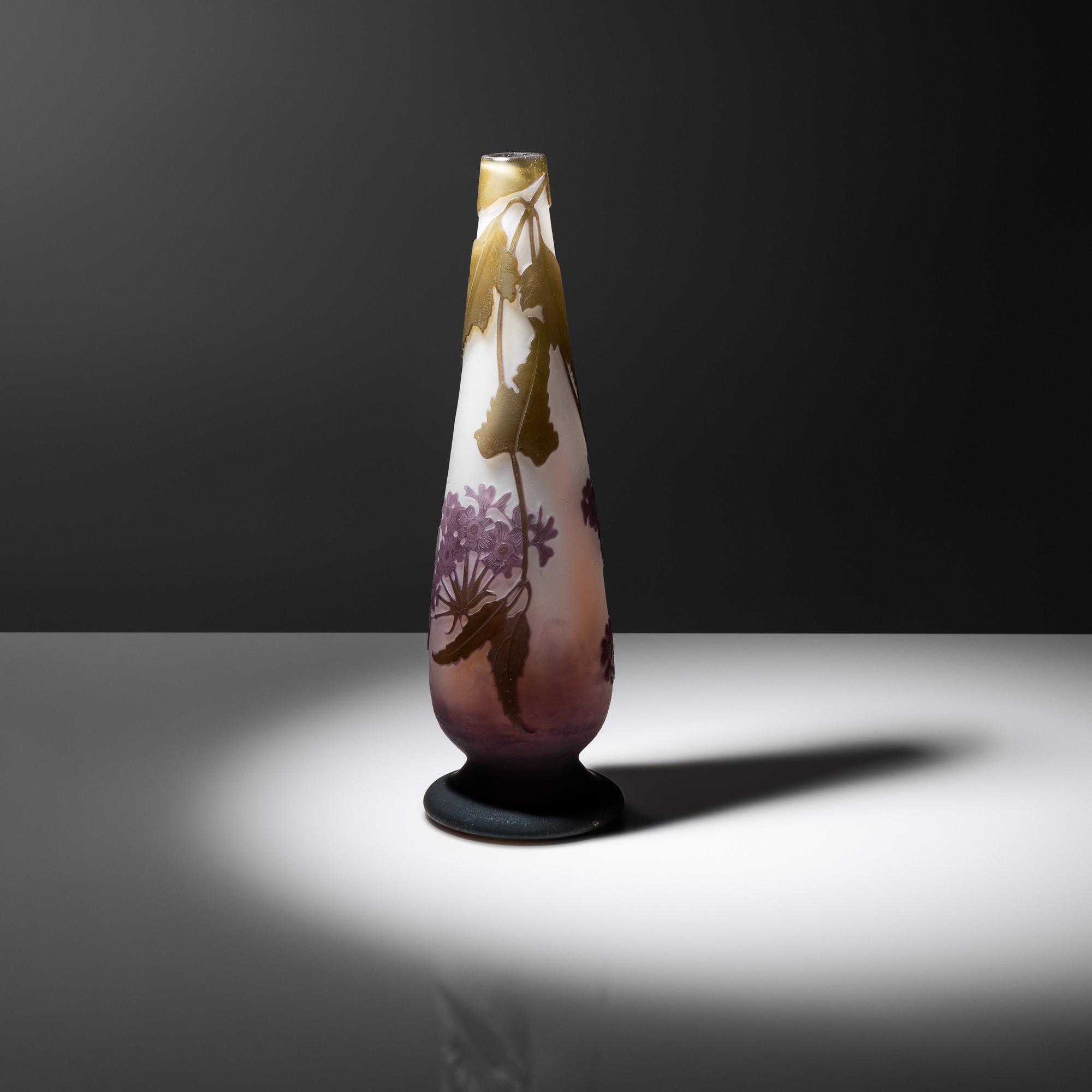 Cameo vase with floral motif