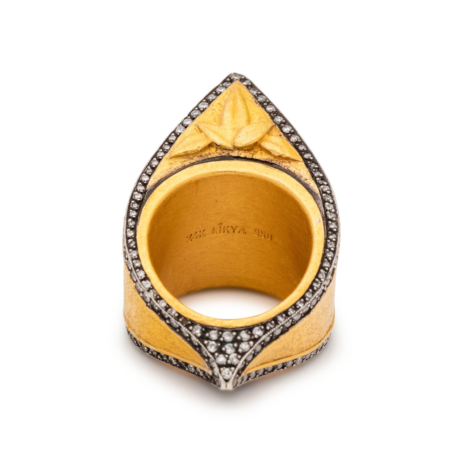 YELLOW GOLD AND DIAMOND RING