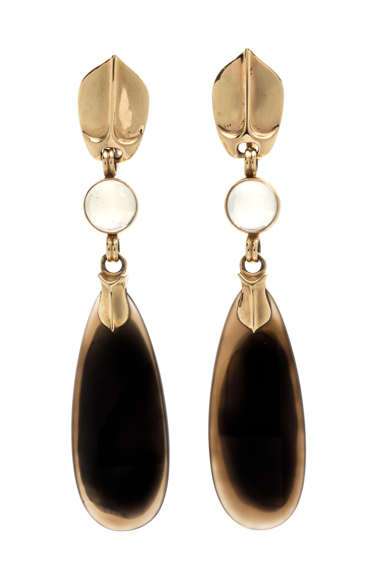 A Pair of 14 Karat Yellow Gold, Agate and Moonstone Pendant Earclips, Blyth, 7.50 dwts.