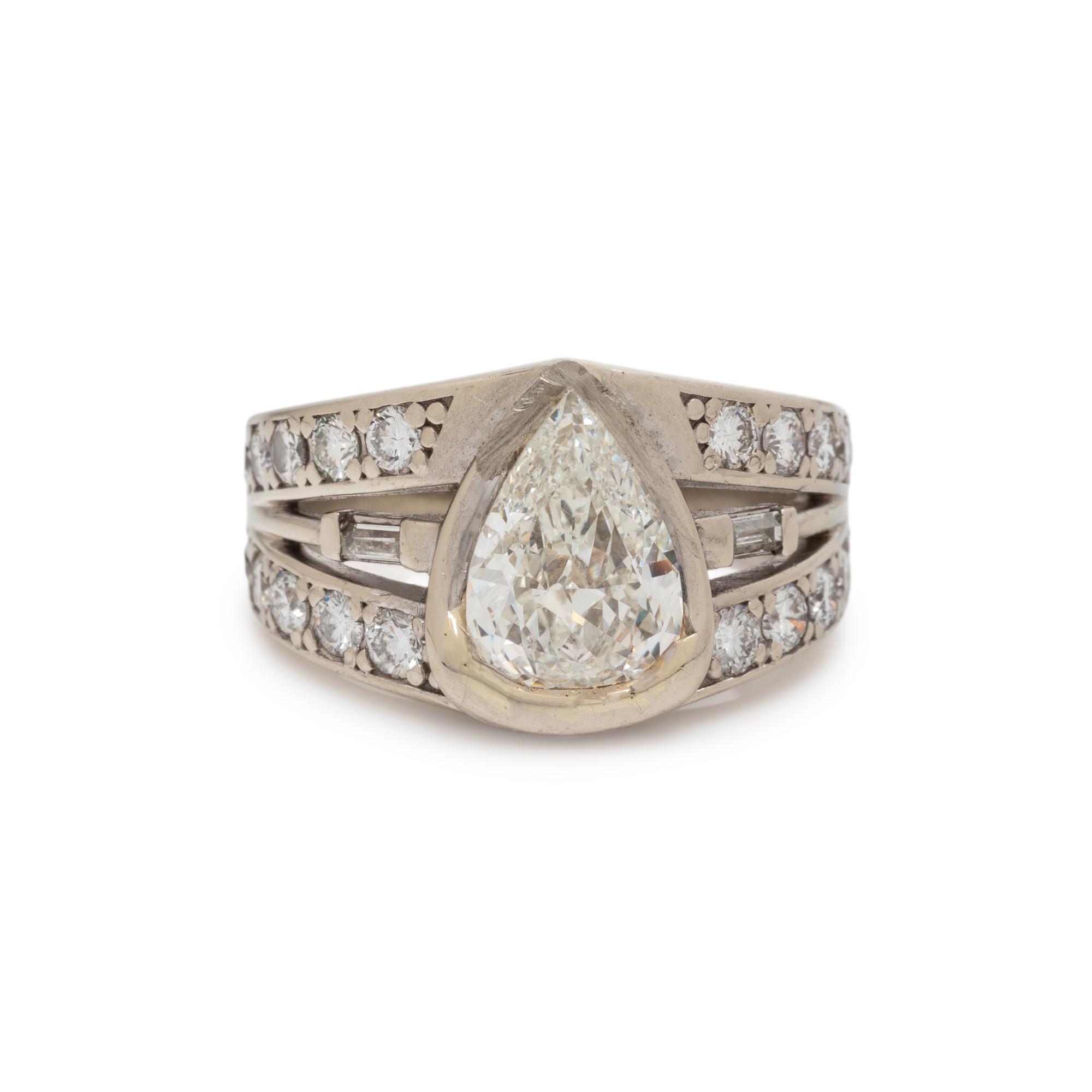 WHITE GOLD AND DIAMOND RING