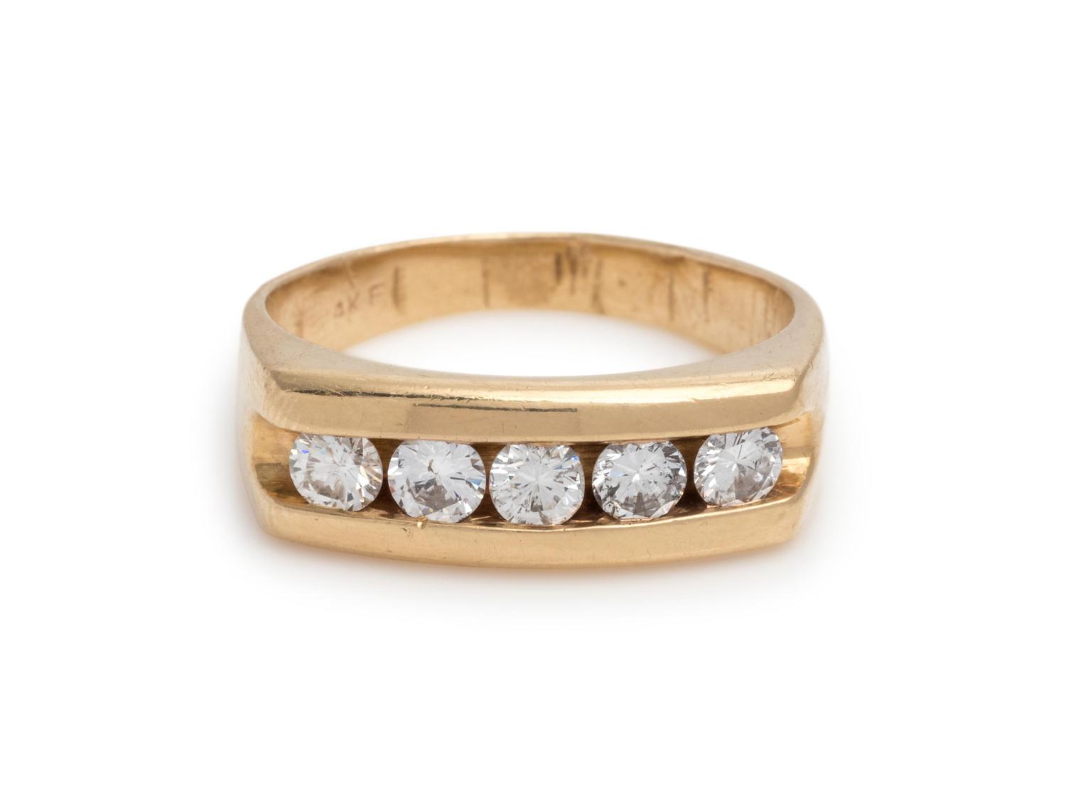 YELLOW GOLD AND DIAMOND RING