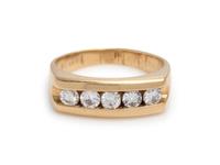 YELLOW GOLD AND DIAMOND RING