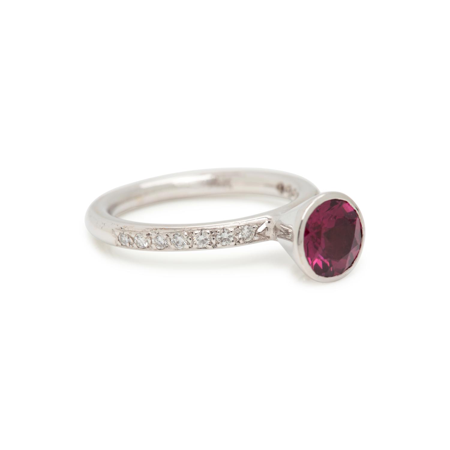 GARNET AND DIAMOND RING