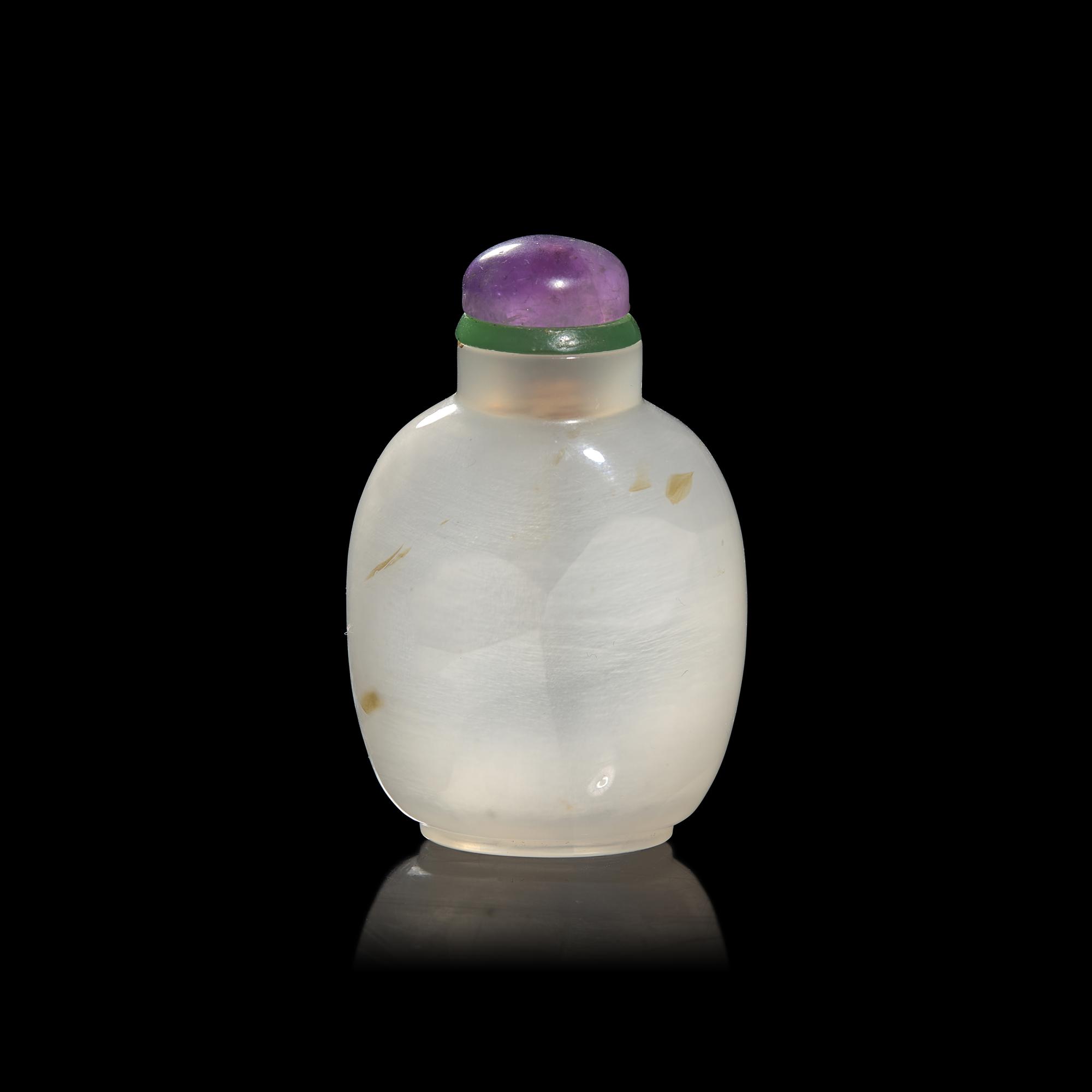 A Chinese Carved Shadow Agate "Magpie" Snuff Bottle