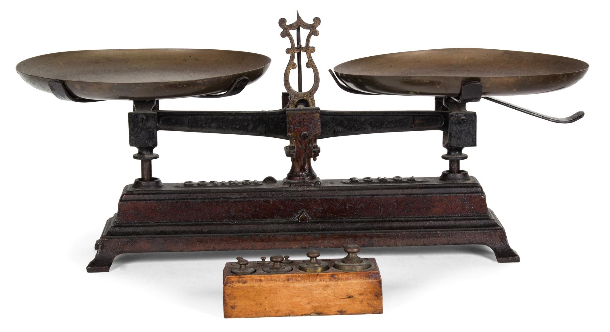 An Iron Scale Width 21 1/4 inches.