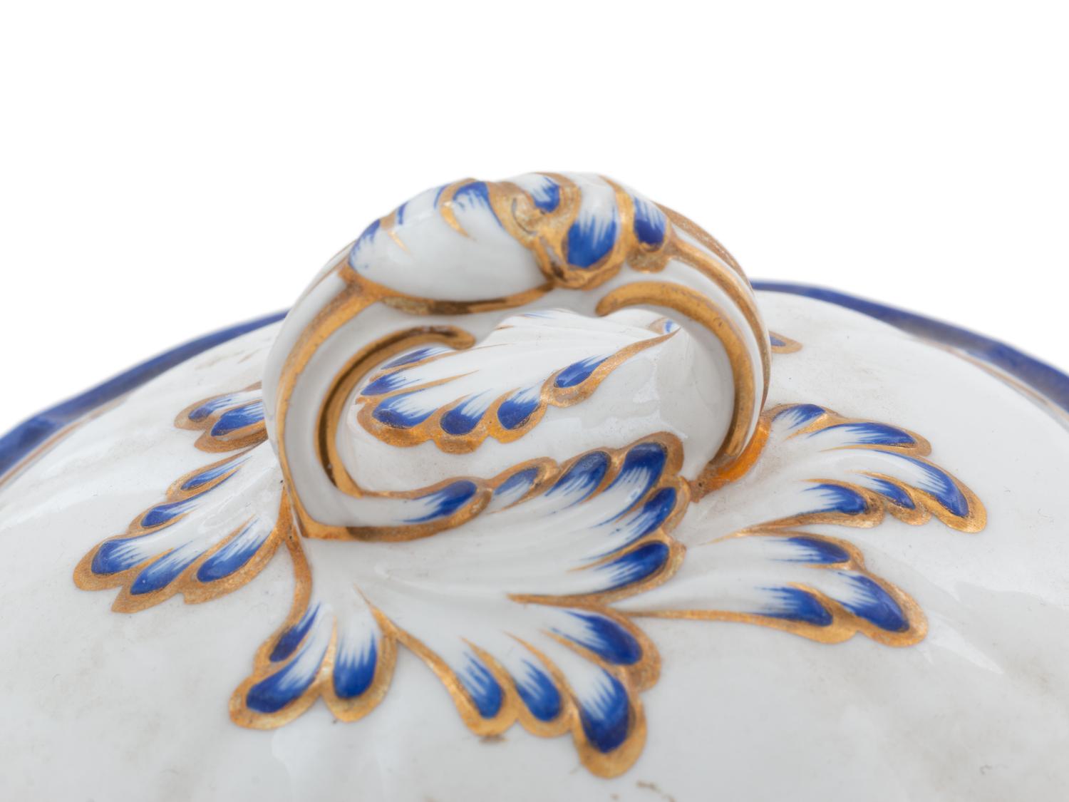 A Pair of Minton Painted and Parcel Gilt Porcelain Covered Sauce Tureens with Underplates