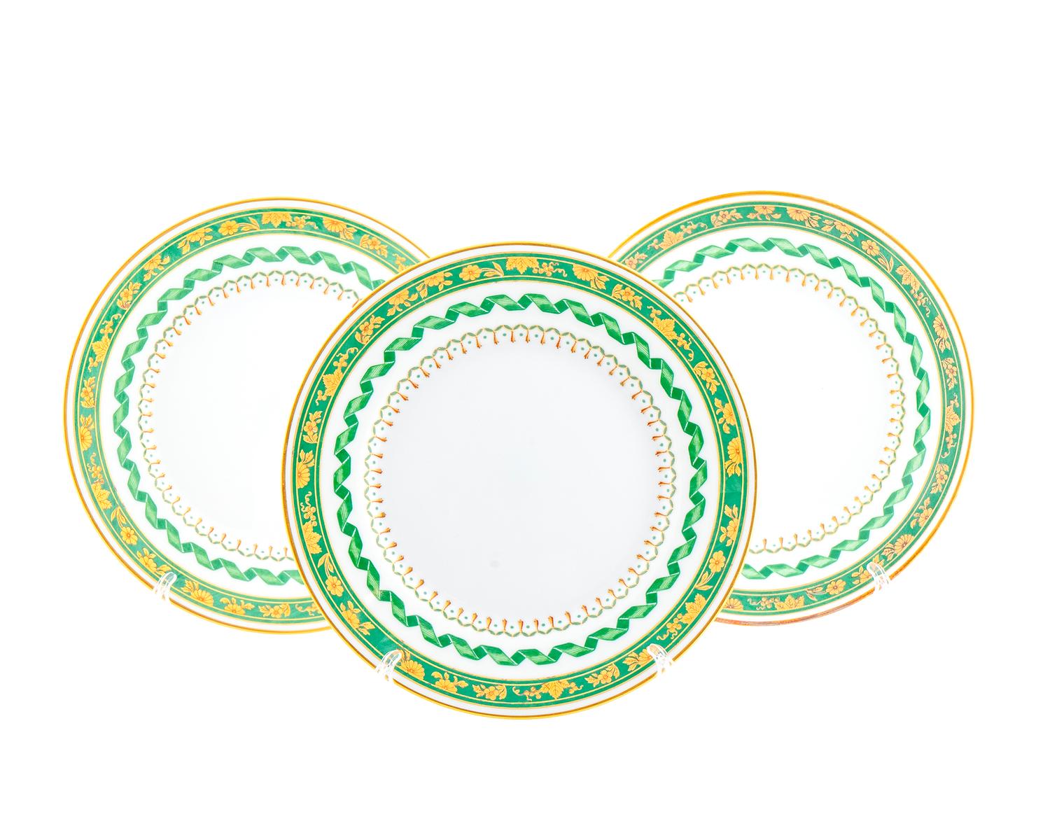 Sixteen Ginori Porcelain Salad Plates — 20TH CENTURY