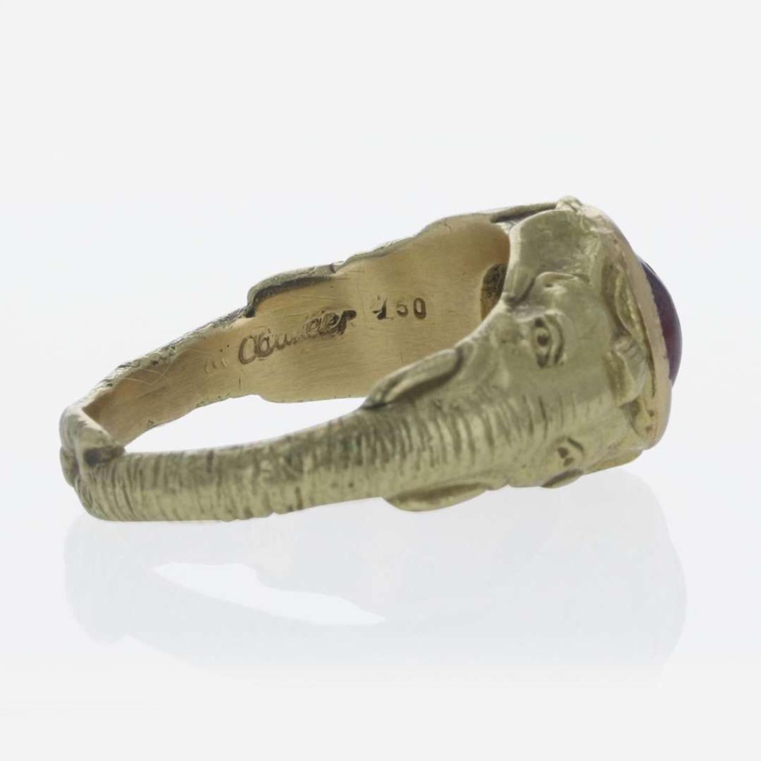 An 18K Yellow Gold Ruby Ring