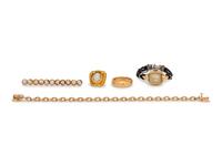A Collection of Yellow Gold Jewelry,