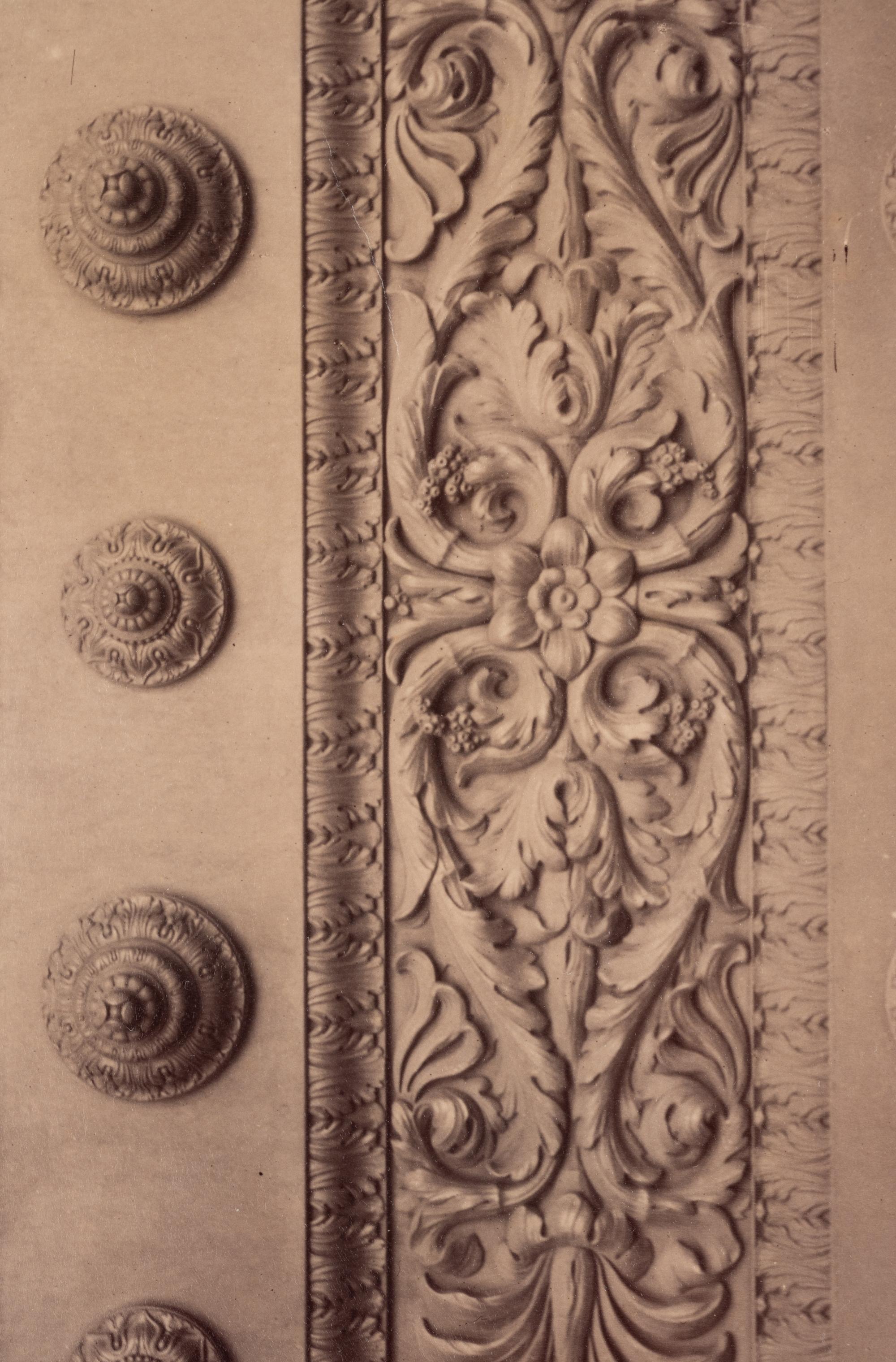 A group of five photographs depicting architectural elements ( Ancien monastère des Bénédictins anglais, 269 rue Saint-Jacques , 1905; Hôtel Gouthières, rue Pierre Bulet 6 , 1905; Porte, L'église Saint-Paul , 1911; Panthéon (porte) , 1911-1912; Saint-Roch - Chaire , 1912)