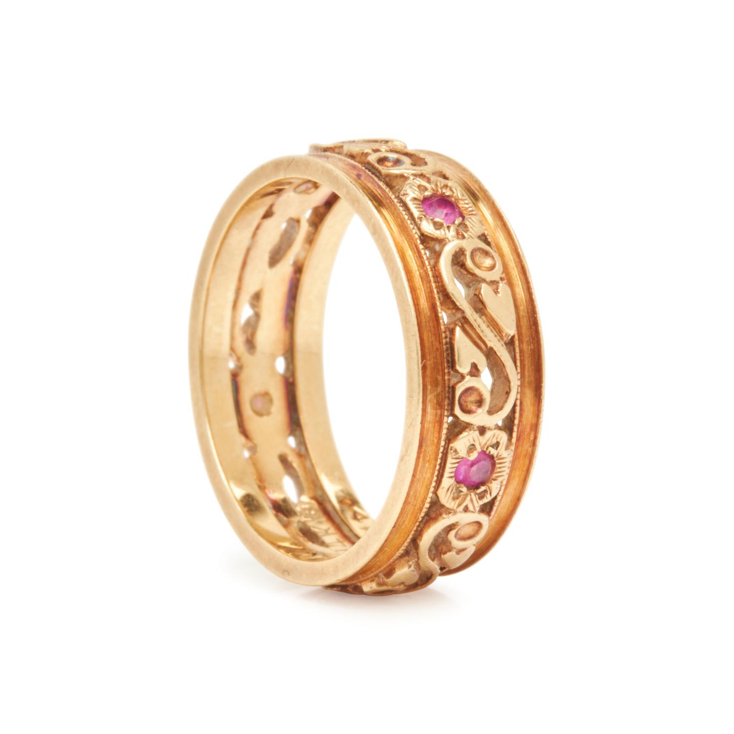 COLLECTION OF GOLD RINGS