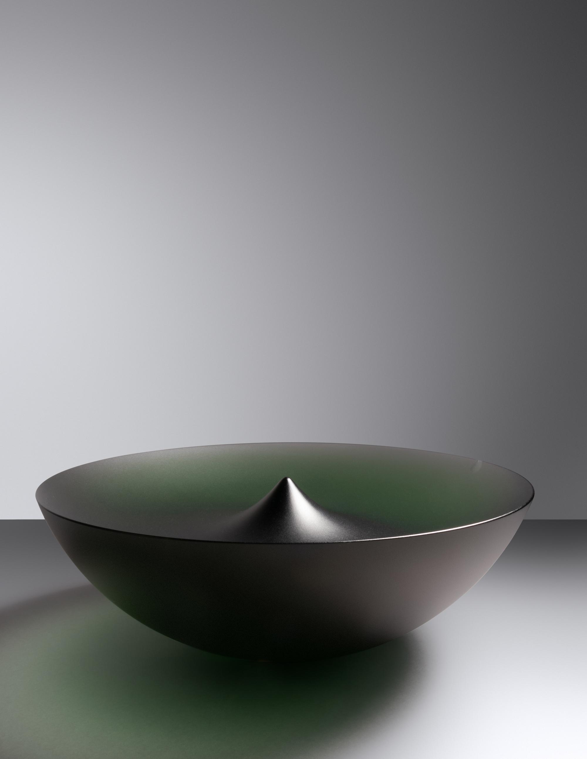 Bowl with Peak