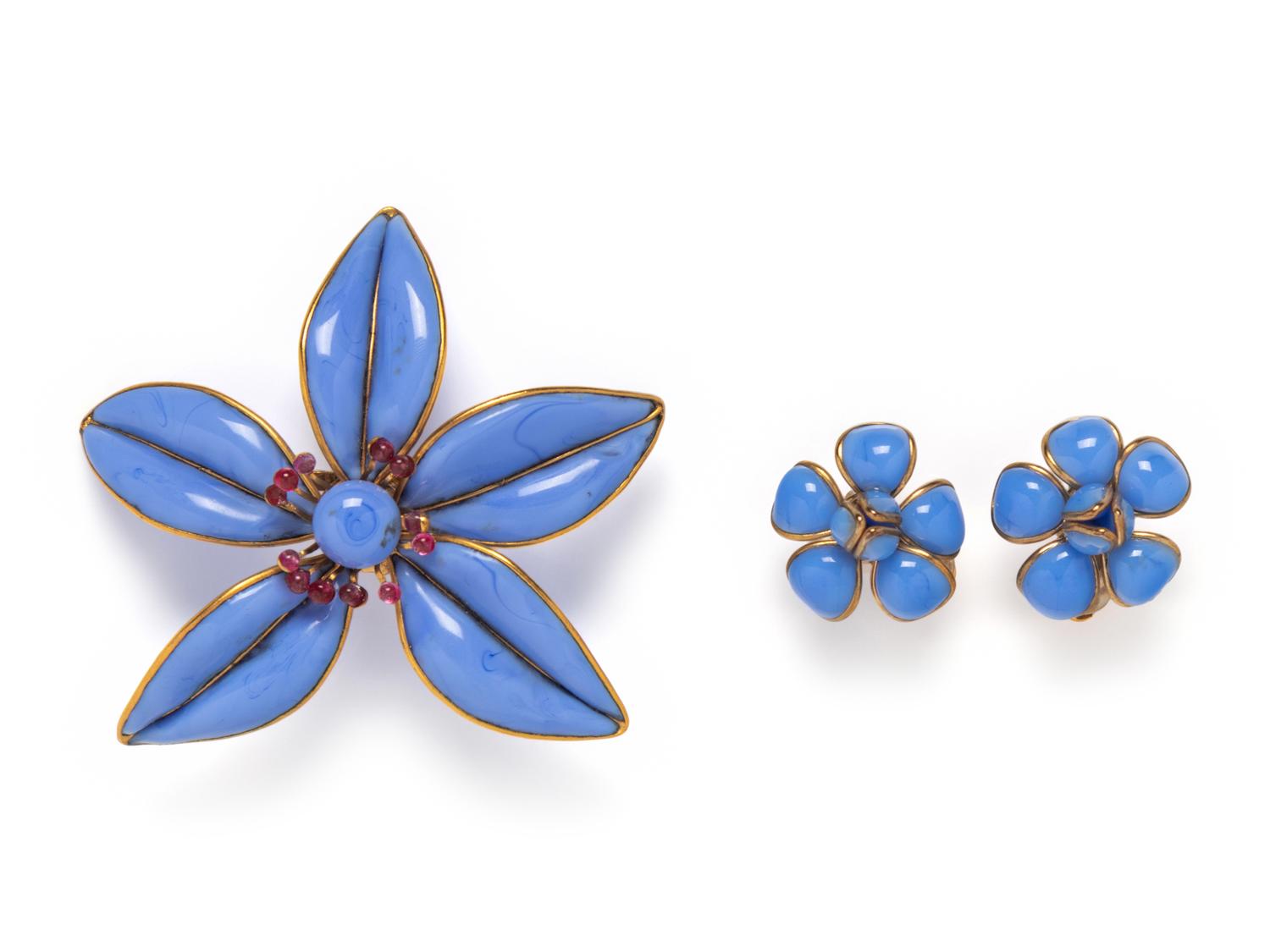 GRIPOIX, COSTUME JEWELRY BROOCH AND MATCHING EARRINGS