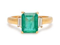 EMERALD AND DIAMOND RING
