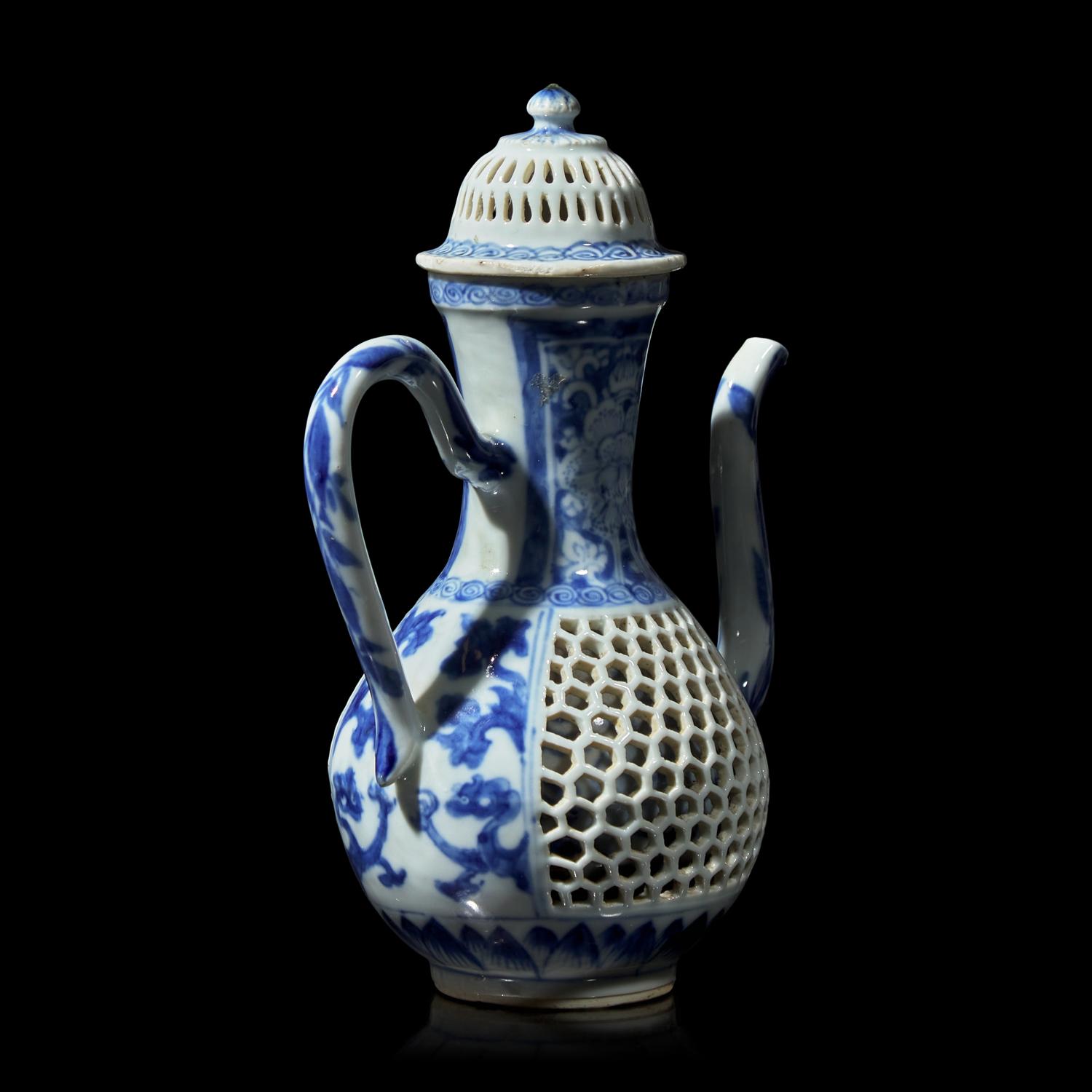 A Chinese Blue and White Double-Walled Reticulated Small Ewer and Cover, Kangxi Period 清康熙 青花鏤空花卉紋執壺