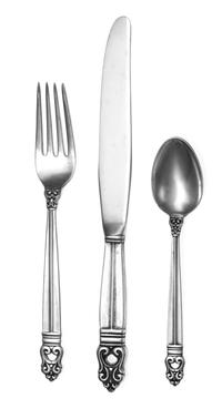 An American Silver Flatware Service, International Silver Co., Meriden, CT, Royal Danish pattern, comprising: 5 knives 9 forks 10 spoon